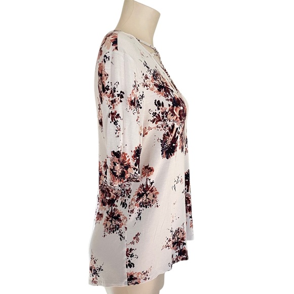 🍋2/$20 MAURICES Women’s Floral Strappy Neck Tee M - Picture 4 of 9